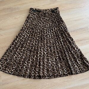 Zara Pleased Animal Print A-Line Skirt XS Midi. Petit